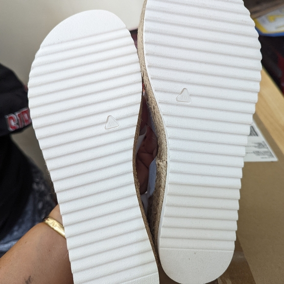 Sandals - Picture 3 of 3